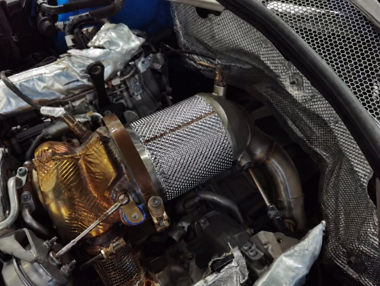 Audi S4 / S5 B9 Downpipe, mit Kat