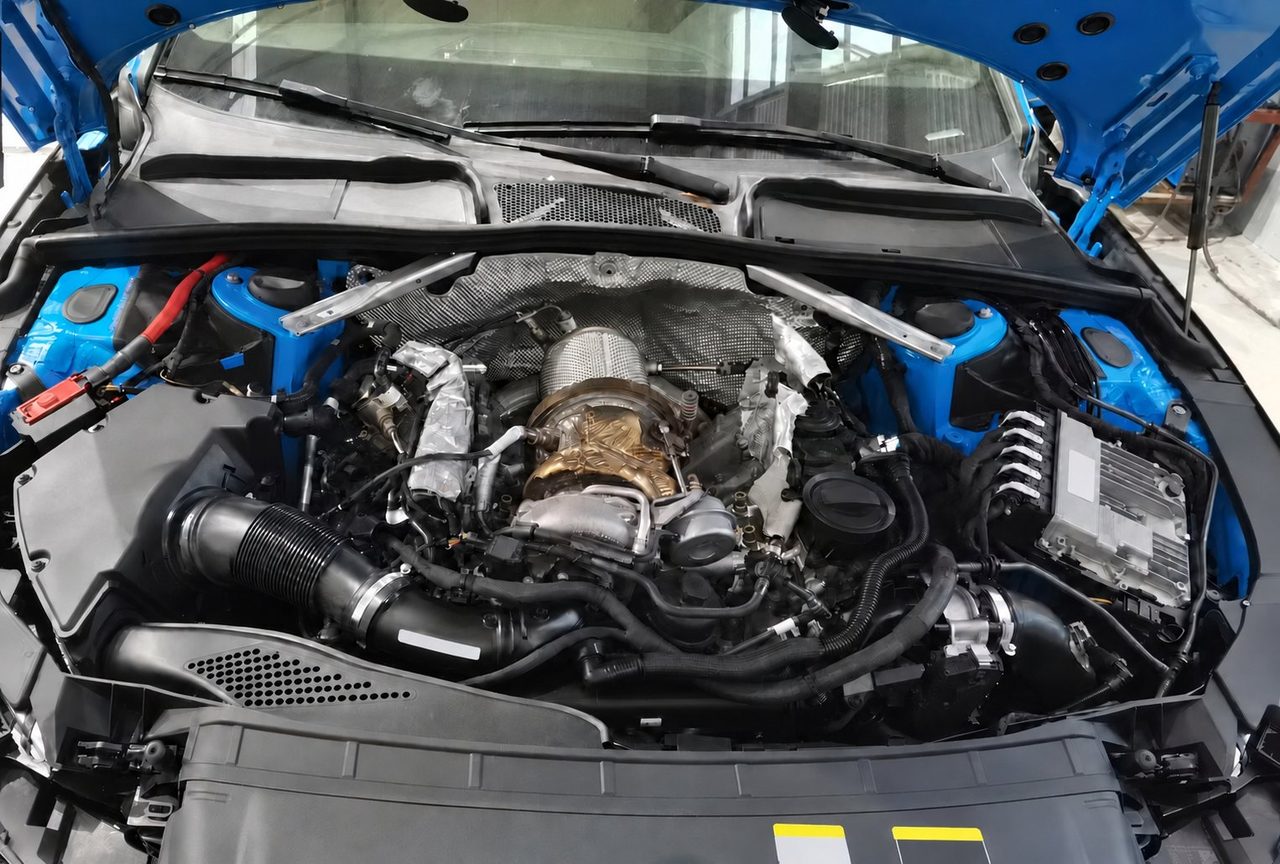 Audi S4 / S5 B9 Downpipe, mit Kat