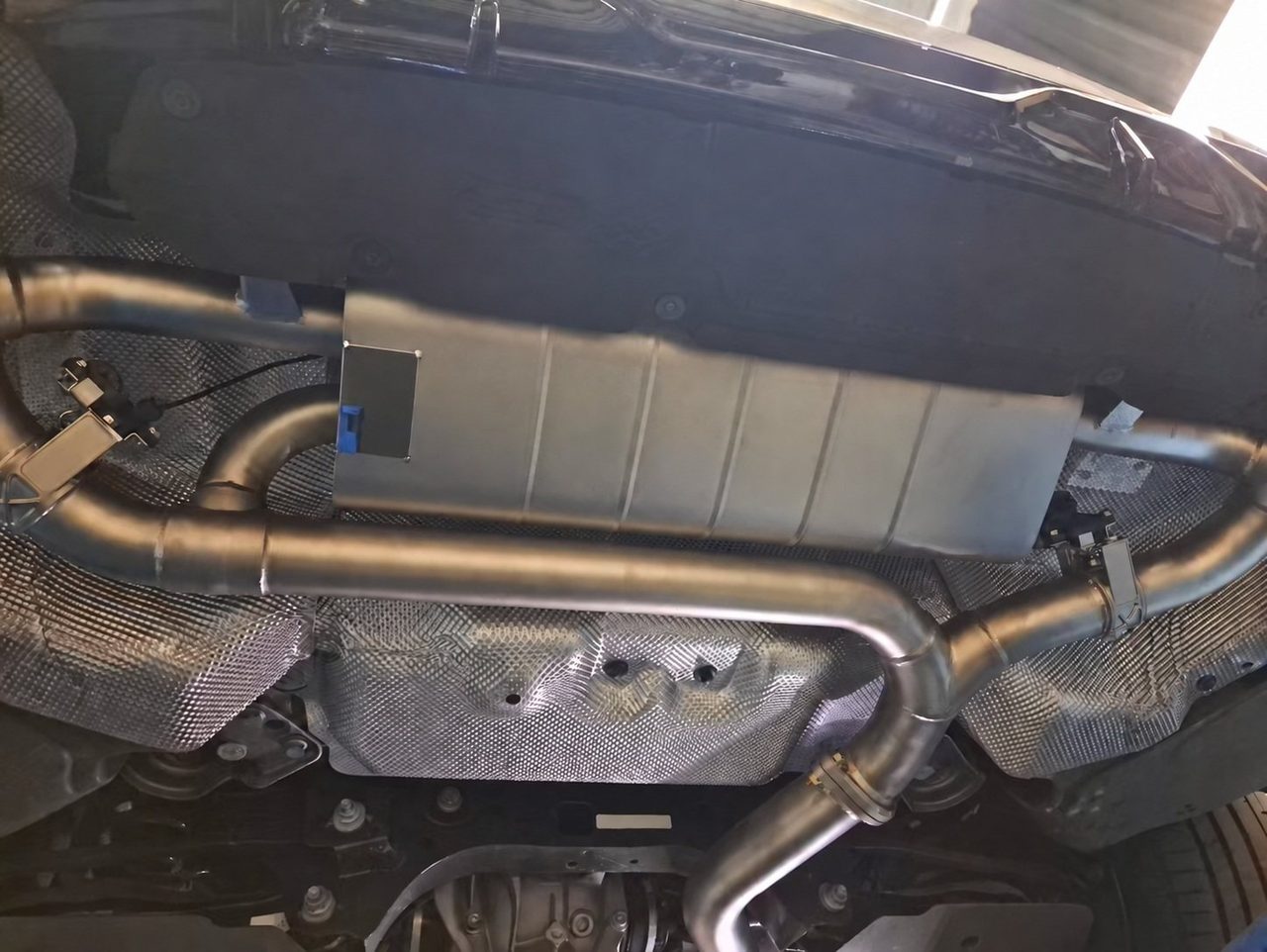 BMW 3 Series (G chassis) Downpipe / Cat-Back aus Titan, ohne Kat