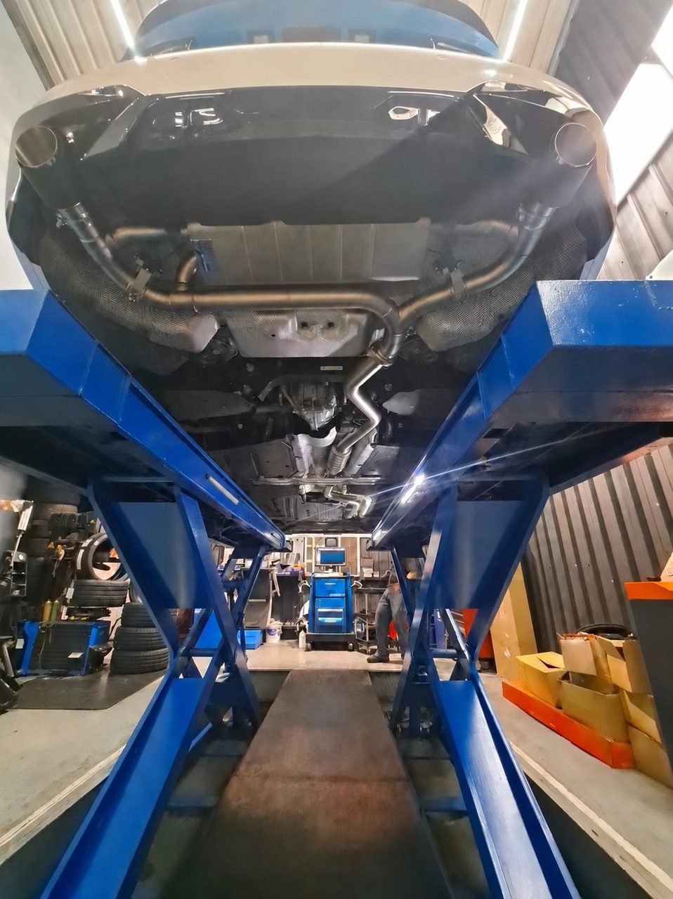 BMW 3 Series (G chassis) Downpipe / Cat-Back aus Titan, ohne Kat