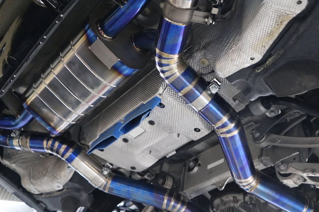 BMW M8 F91 / F92 / F93 4.4T Abgasanlage aus Titan