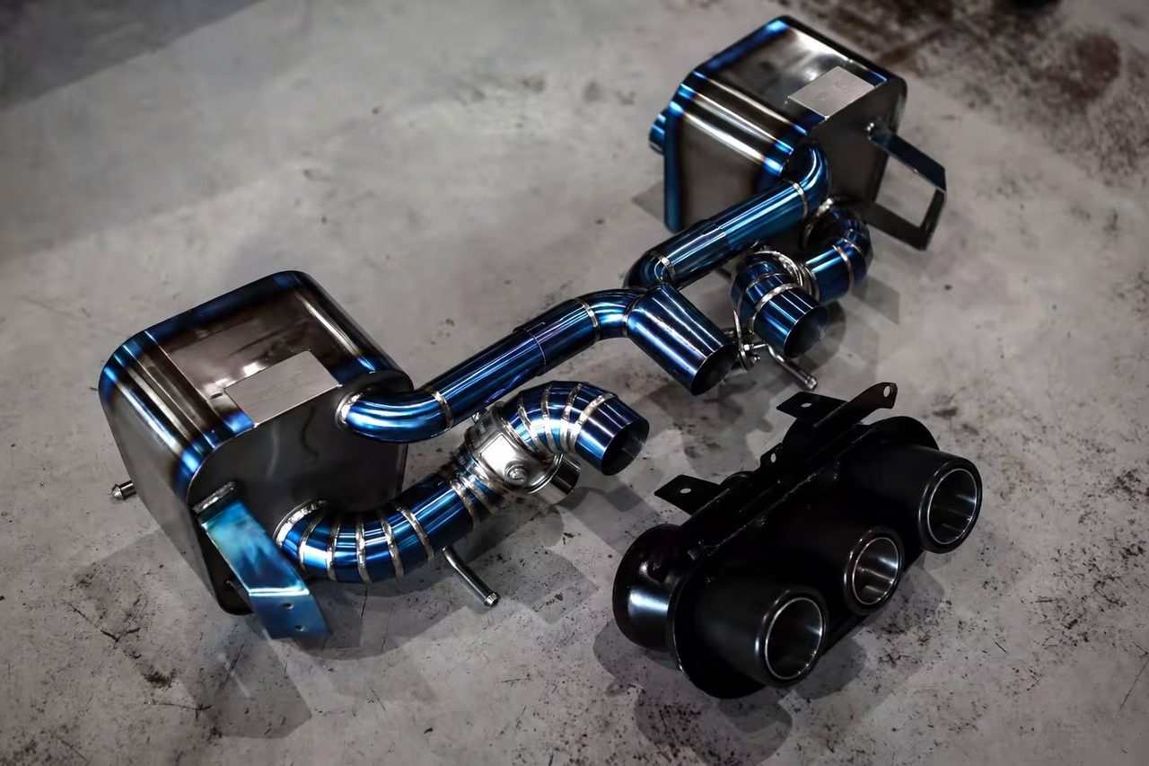 Ferrari 458 Abgasanlage aus Titan