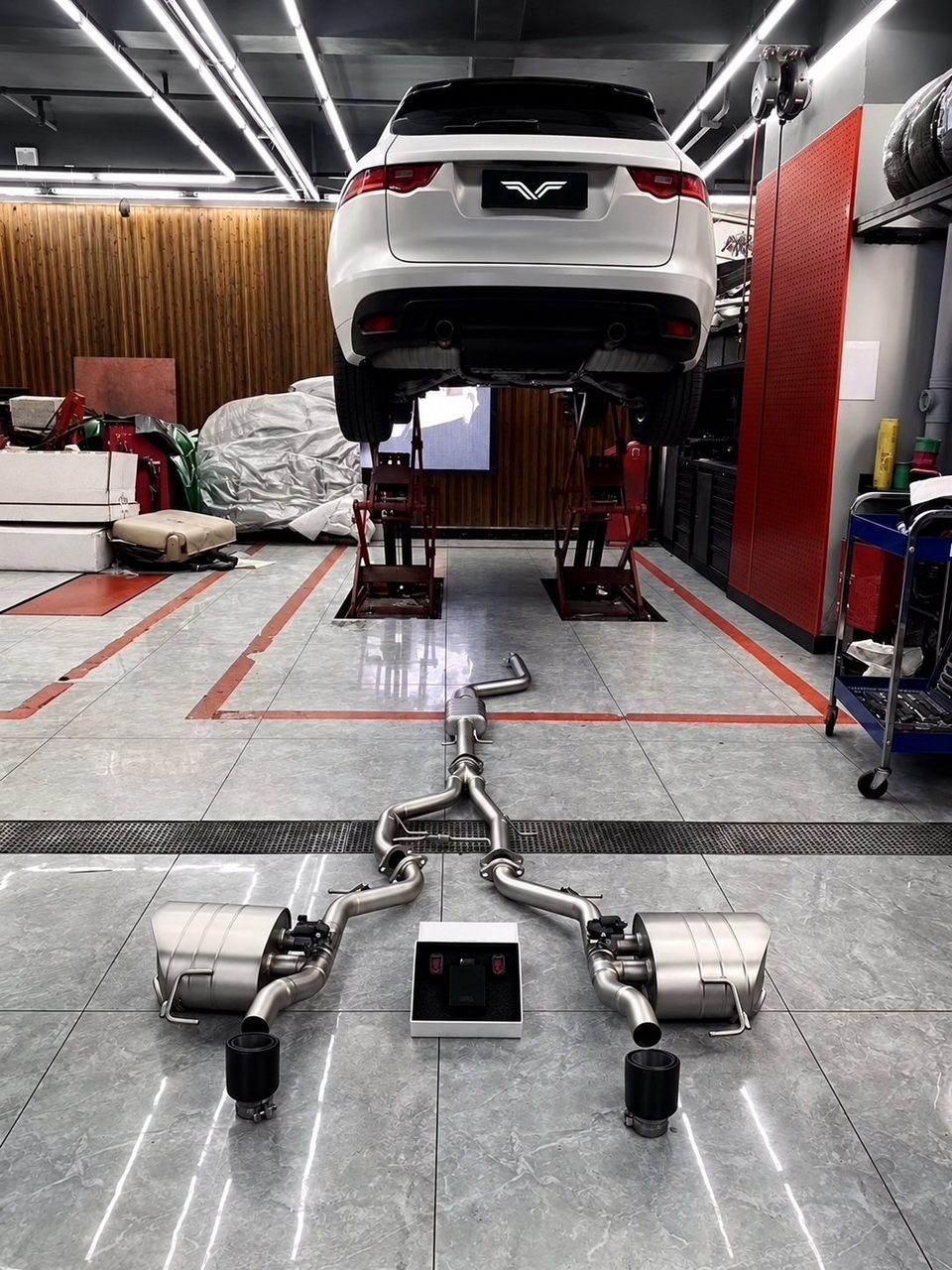 Jaguar F-Pace 2.0T Cat-Back aus Edelstahl