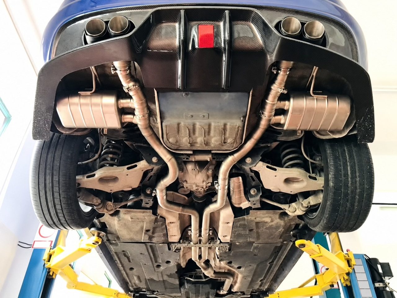 Jaguar XE 2.0T Downpipe