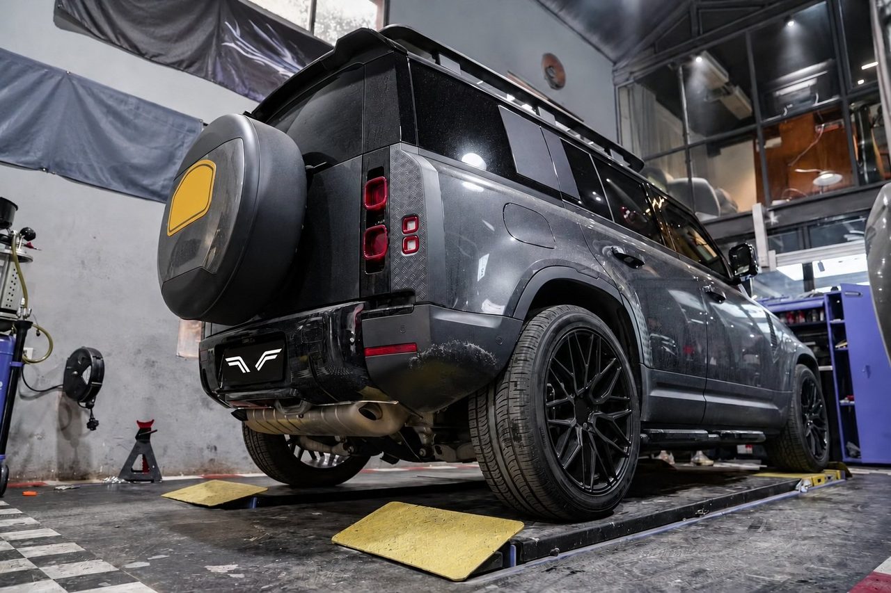 Land Rover Defender 3.0 2020 Vorderrohr / Cat-Back