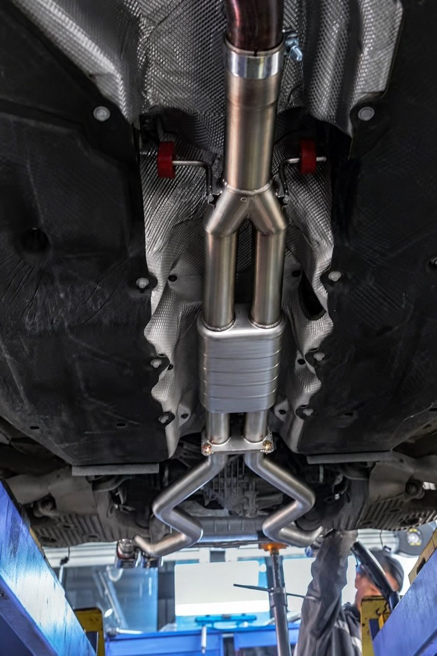 Land Rover Defender Stainless Cat-back, quad square tips