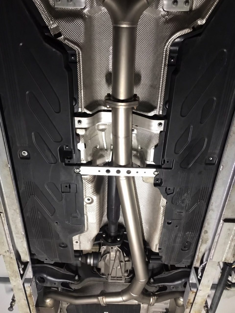 Mercedes-AMG C43 3.0T Abgasanlage aus Edelstahl