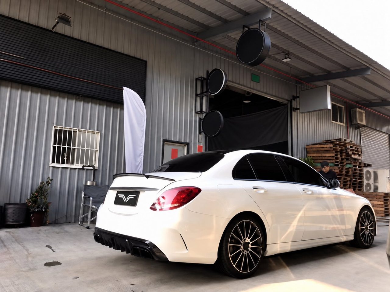 Mercedes-AMG W205 C300 Cat-Back aus Edelstahl