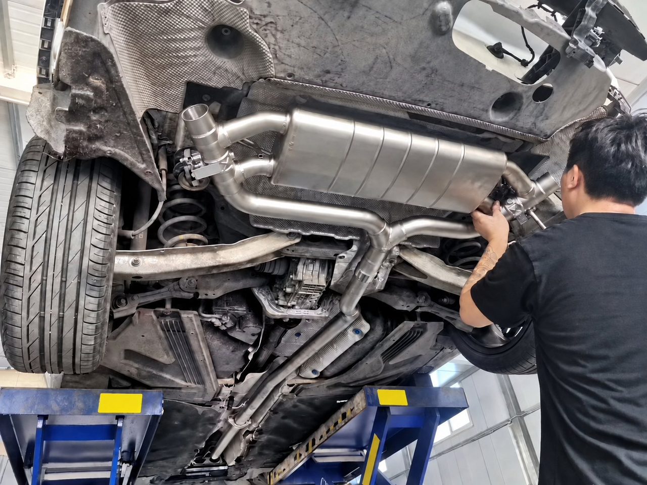 Mercedes-Benz CLA200 Abgasanlage