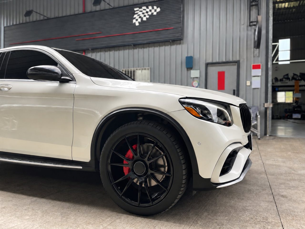 Mercedes-Benz GLC260 / 300 2.0T