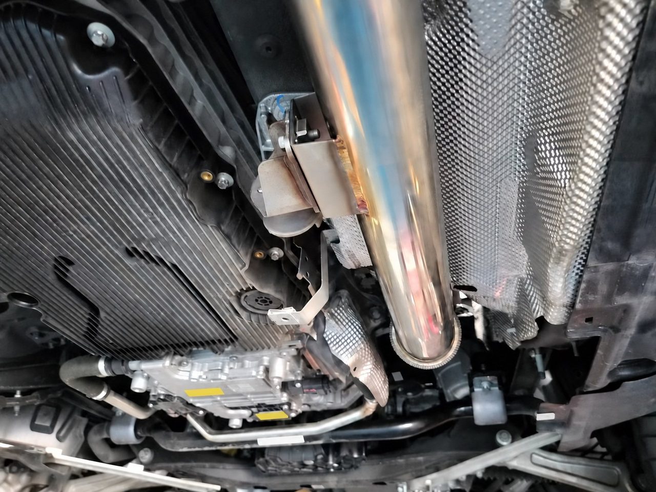 Mercedes-Benz W206 1.5T Cat-Back aus Edelstahl