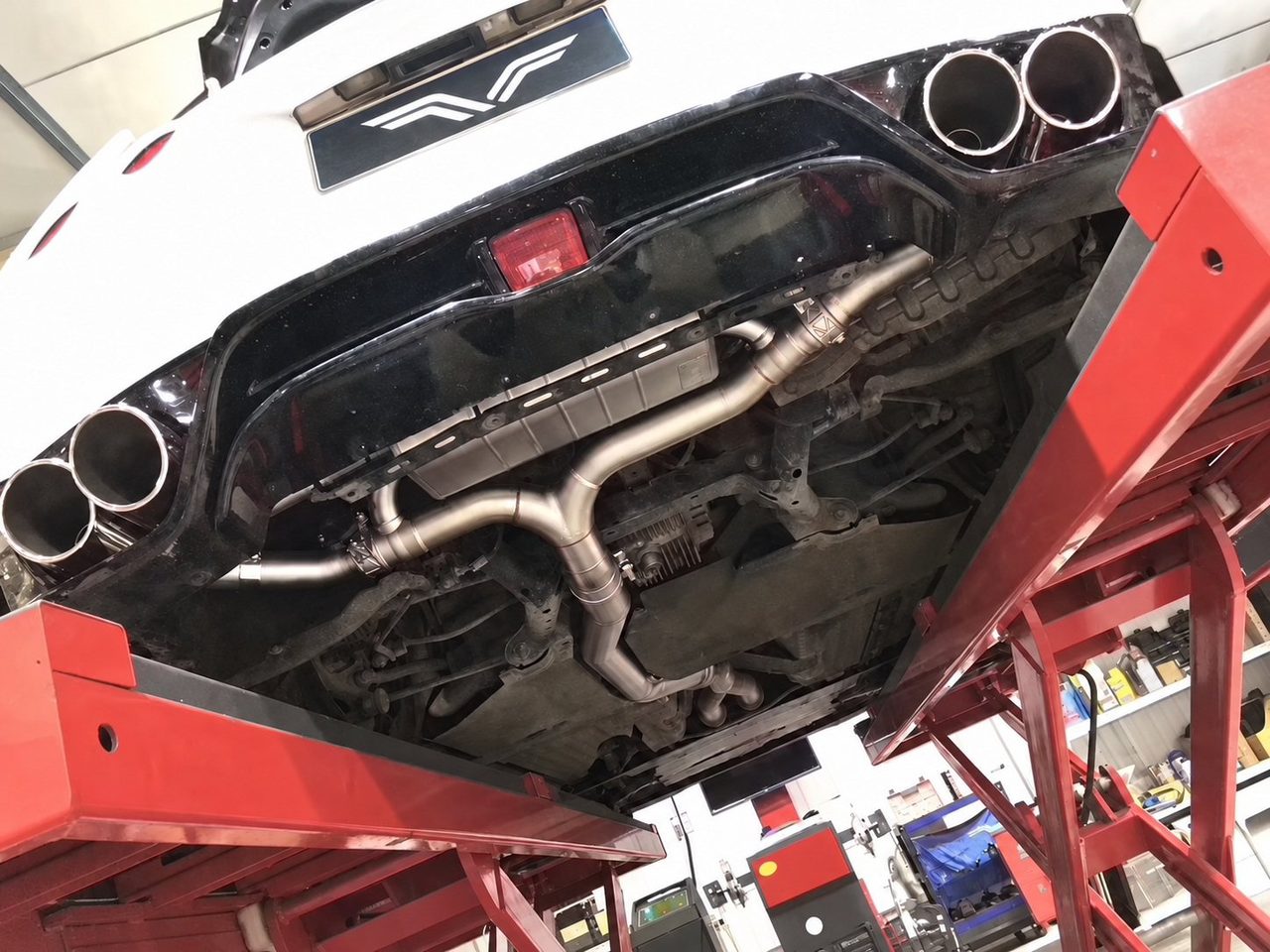 Nissan GTR 3.8T R35 Abgasanlage aus Edelstahl