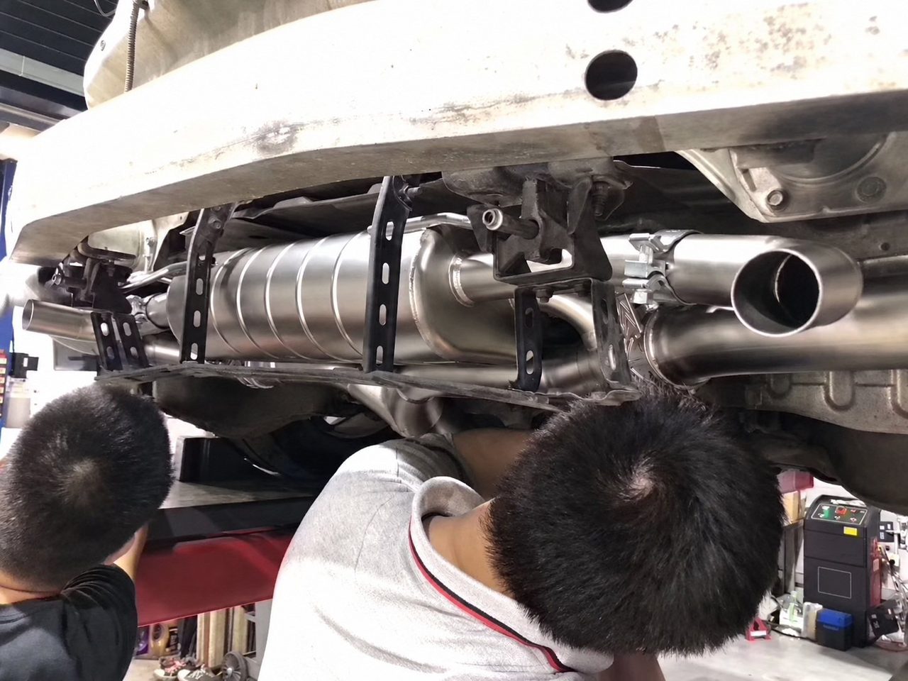Nissan GTR 3.8T R35 Abgasanlage aus Edelstahl