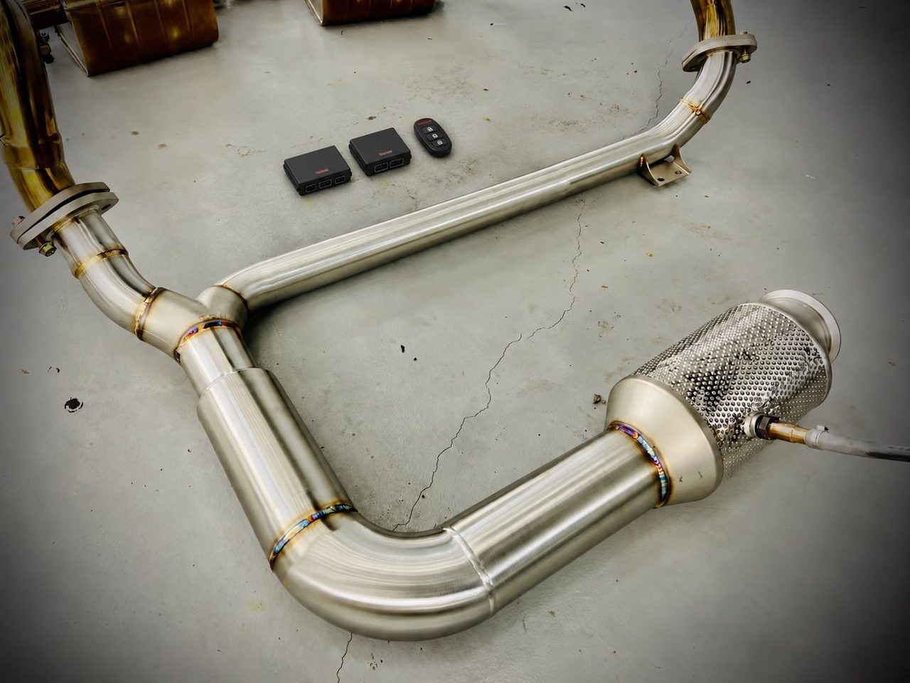 Porsche 718 2.0T / 2.5T Titanium Rear section, gold finish