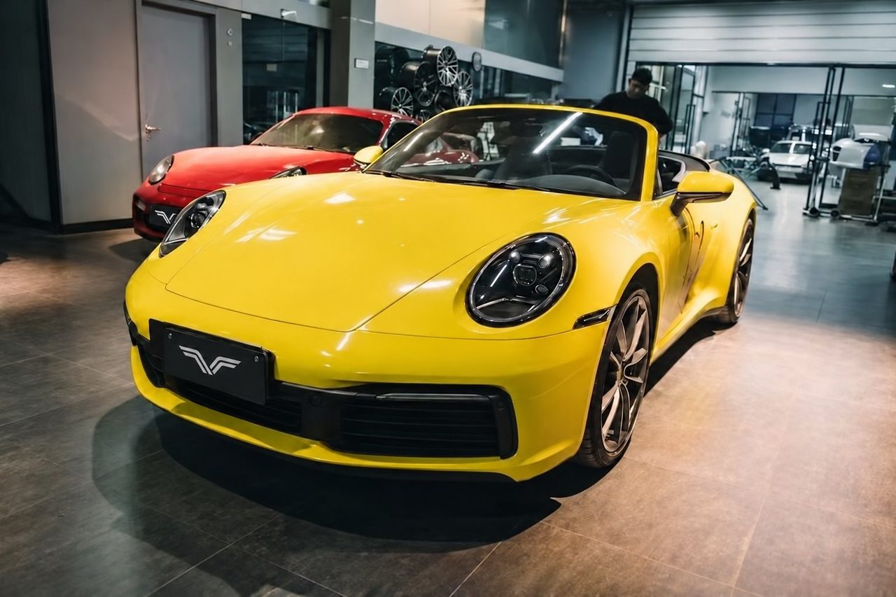 Porsche 911 992 Titanium