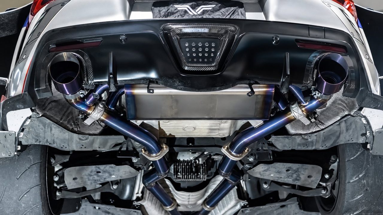 Toyota Supra 3.0T Cat-Back aus Titan, Finish violett