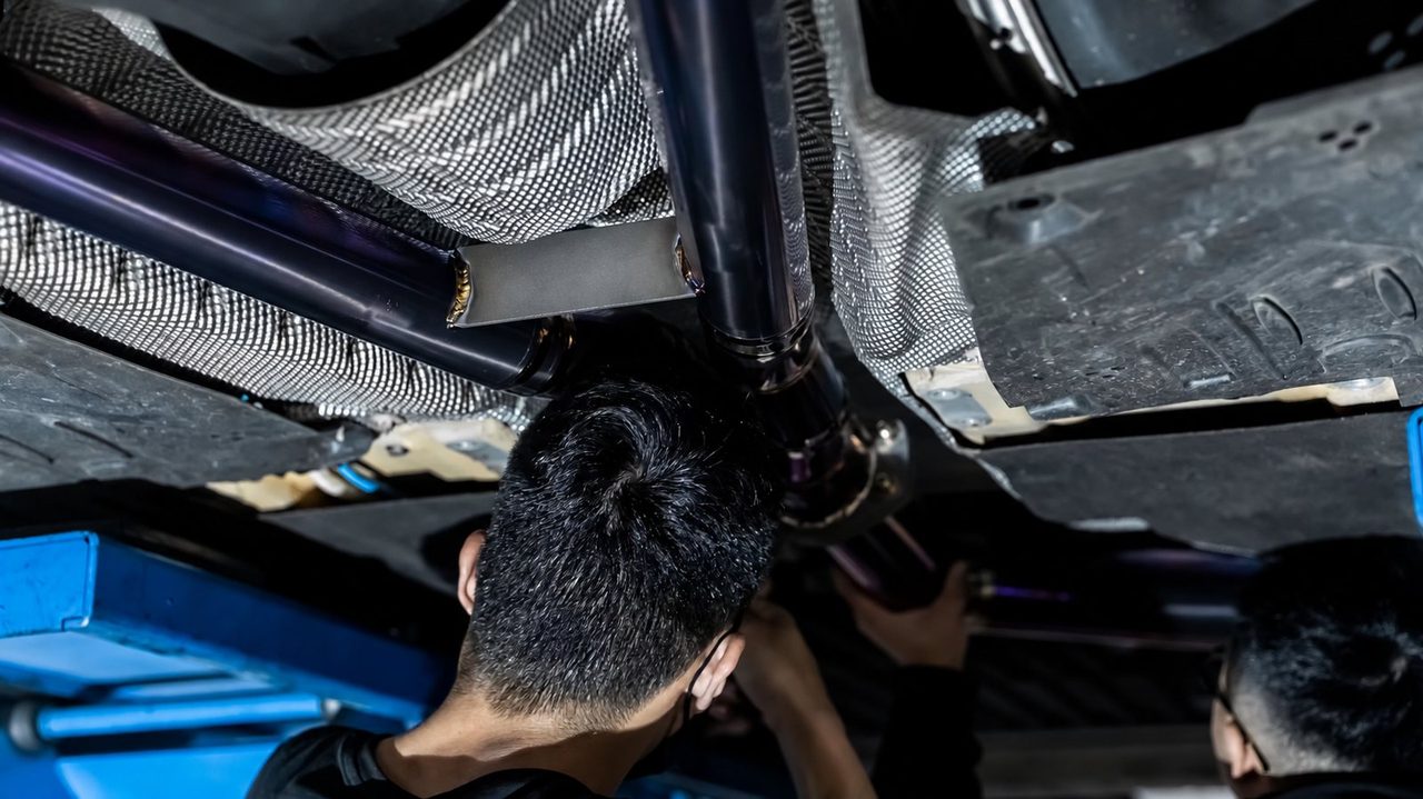 Toyota Supra 3.0T Cat-Back aus Titan, Finish violett