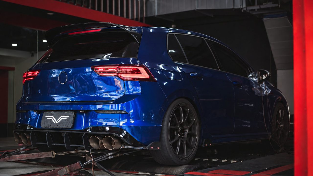 Volkswagen MK8 R Cat-Back aus Titan